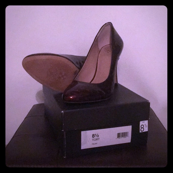 Vince Camuto heels - Picture 2 of 7